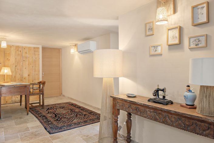 Image No.22-5 Bed House for sale