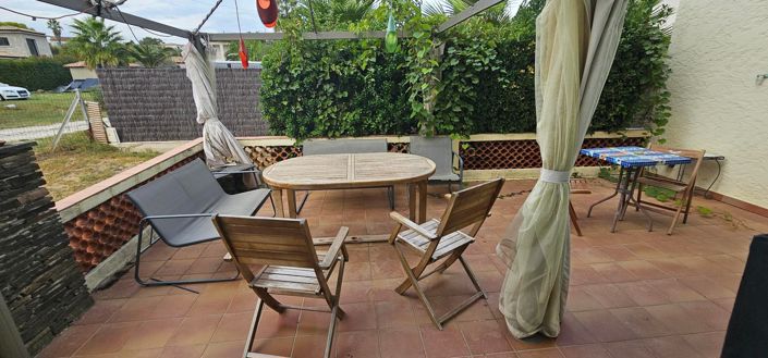 Image No.8-5 Bed House for sale