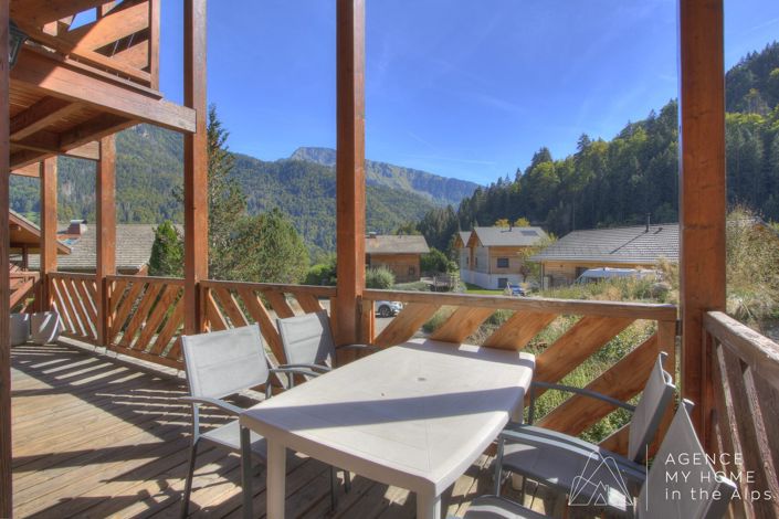 Image No.8-5 Bed House for sale