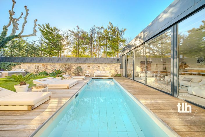 Image No.7-5 Bed Property for sale
