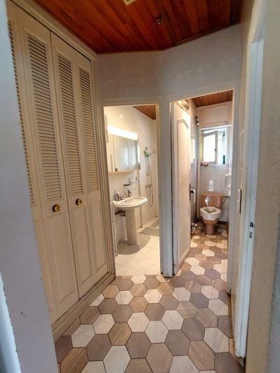 Image No.10-3 Bed Property for sale