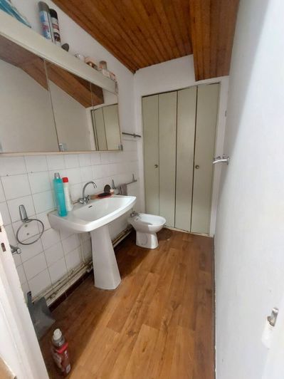 Image No.12-3 Bed Property for sale