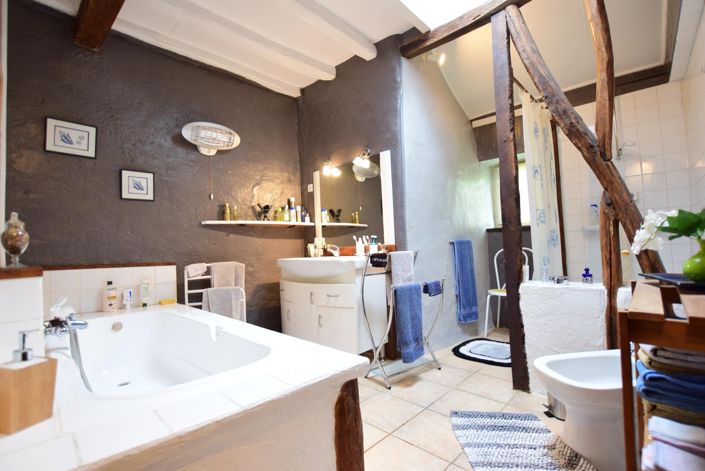 Image No.15-2 Bed Property for sale