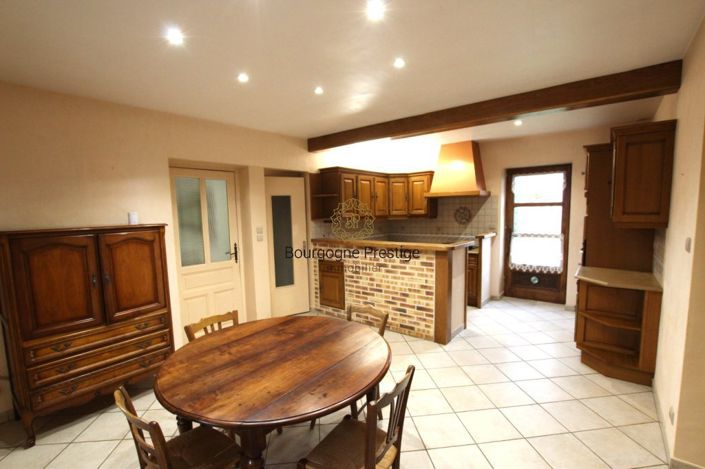 Image No.6-3 Bed House for sale