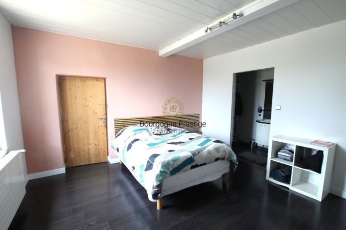 Image No.16-6 Bed House for sale