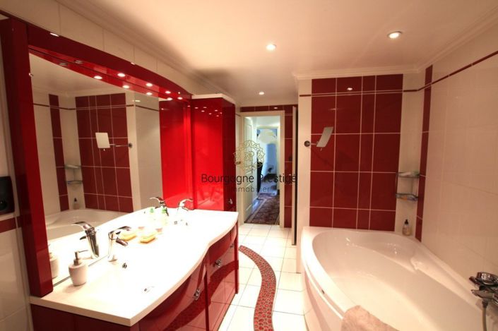 Image No.12-3 Bed Apartment for sale