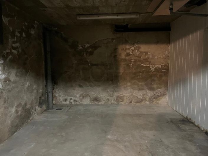 Image No.18-5 Bed House for sale
