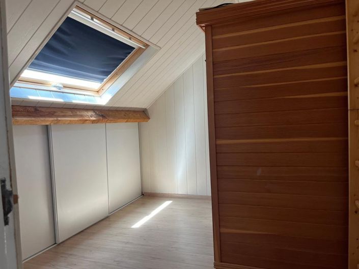Image No.20-5 Bed House for sale