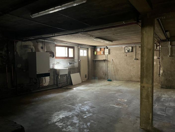 Image No.28-5 Bed House for sale