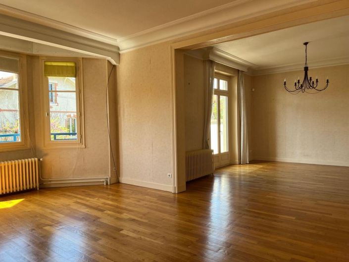 Image No.3-5 Bed House for sale