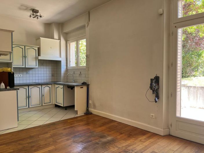 Image No.6-5 Bed House for sale