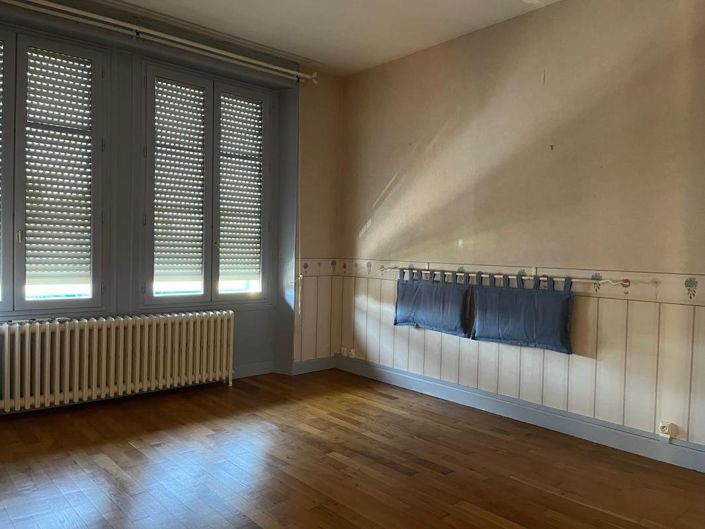 Image No.9-5 Bed House for sale
