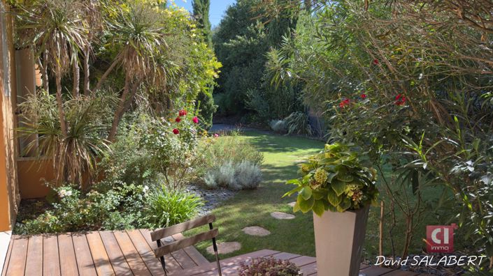 Image No.16-4 Bed House for sale