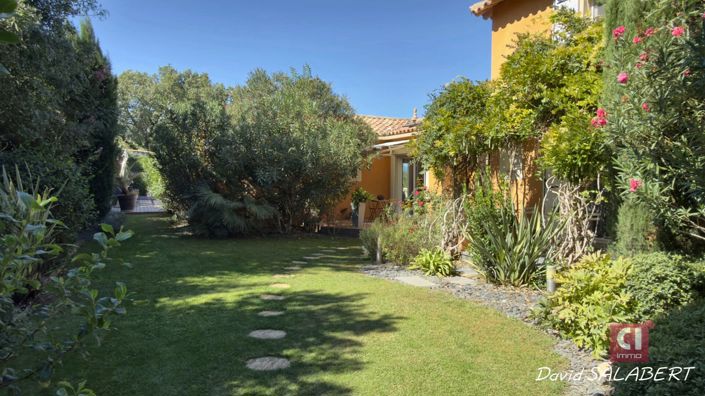 Image No.17-4 Bed House for sale