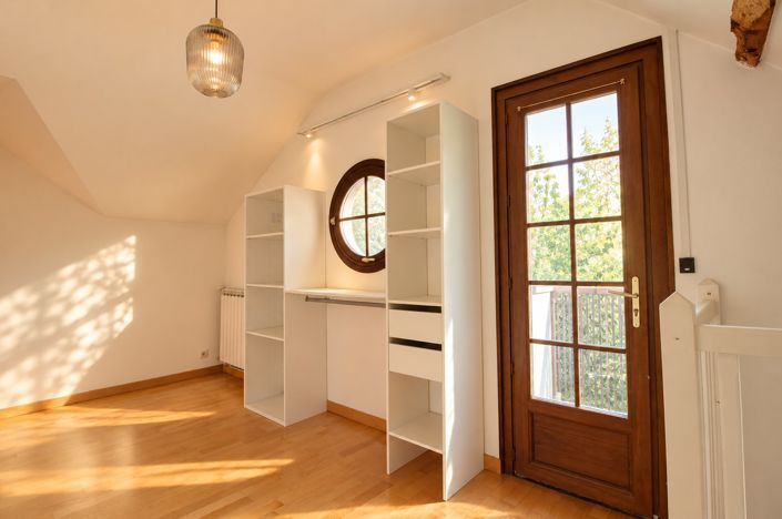 Image No.6-3 Bed House for sale
