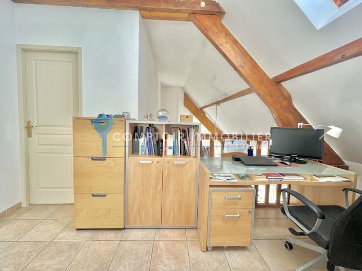 Image No.12-6 Bed House for sale