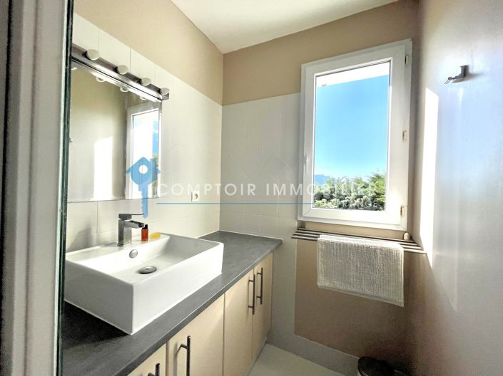 Image No.13-6 Bed House for sale