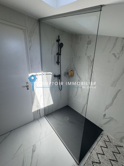 Image No.45-5 Bed House for sale