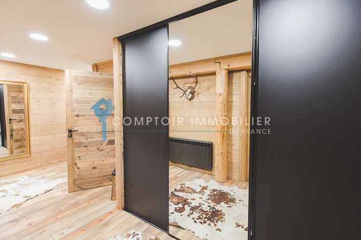 Image No.55-8 Bed House for sale