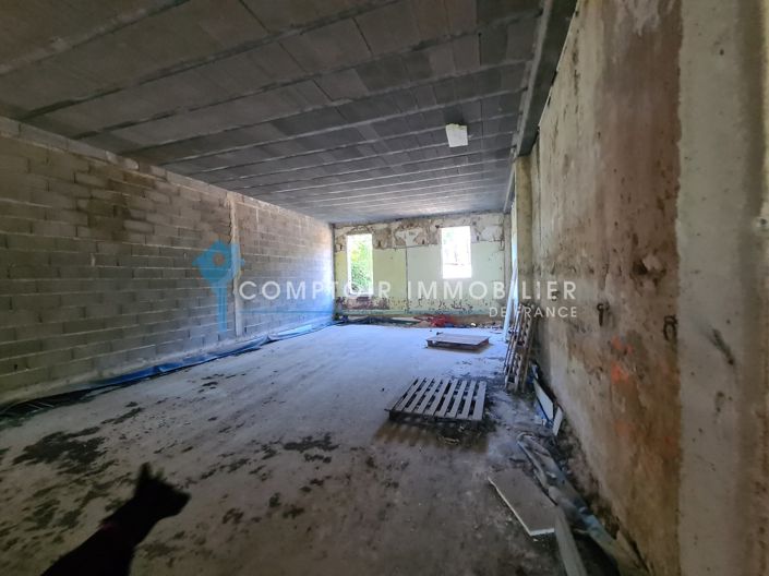 Image No.6-10 Bed House for sale