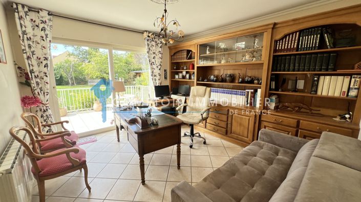 Image No.19-6 Bed House for sale