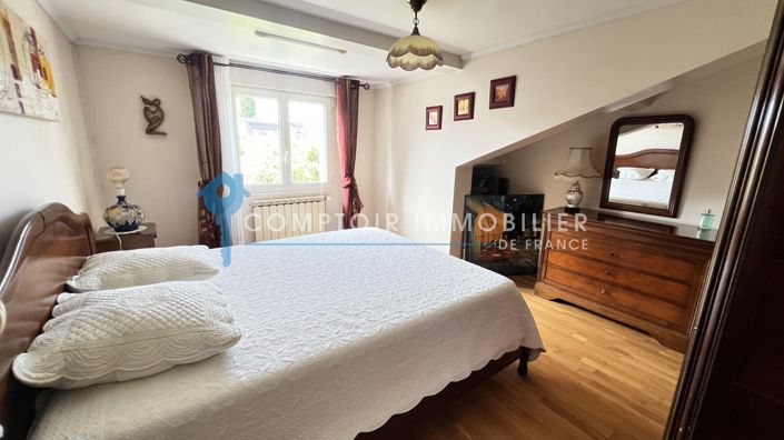 Image No.22-6 Bed House for sale