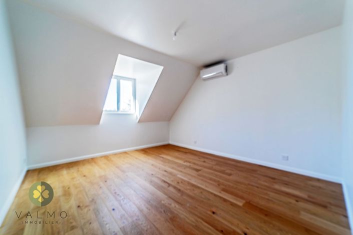 Image No.16-5 Bed House for sale