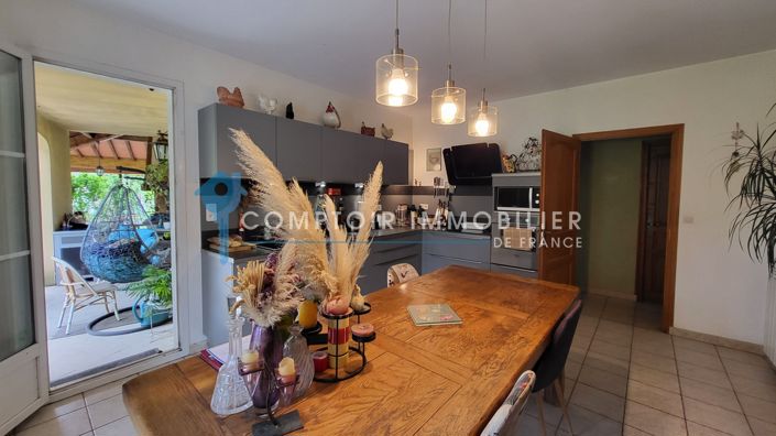 Image No.2-6 Bed House for sale