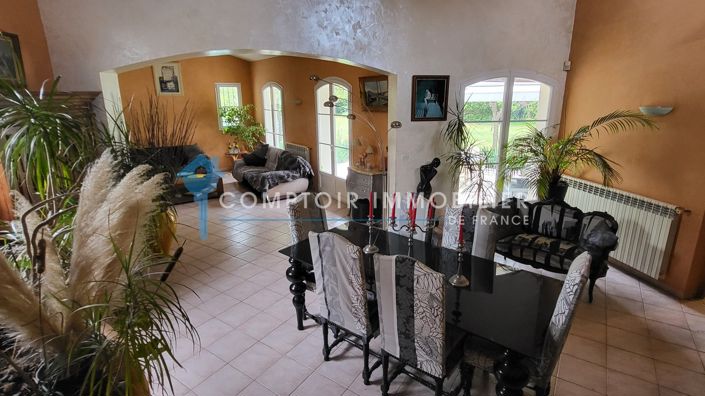 Image No.9-6 Bed House for sale