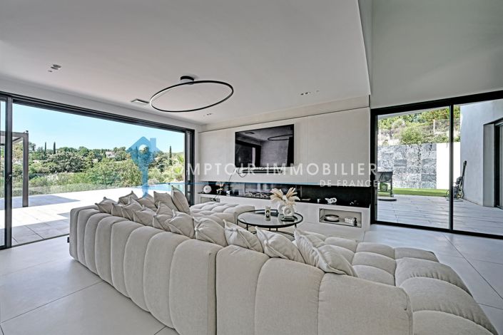 Image No.5-5 Bed House for sale