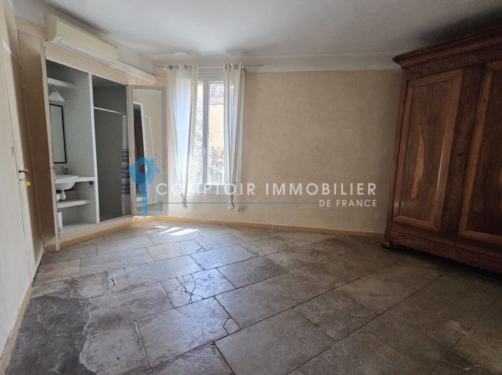 Image No.18-5 Bed House for sale