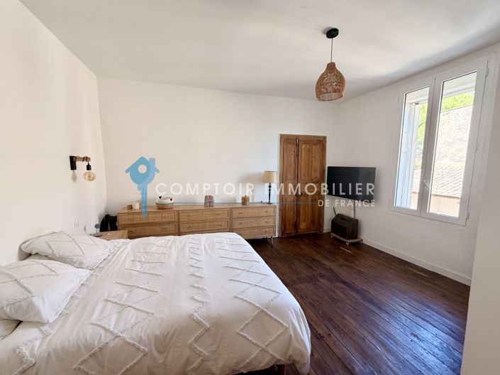 Image No.18-5 Bed House for sale