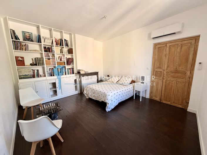 Image No.19-5 Bed House for sale