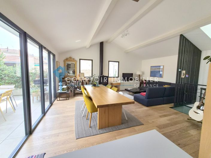 Image No.2-4 Bed House for sale