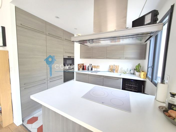 Image No.4-4 Bed House for sale