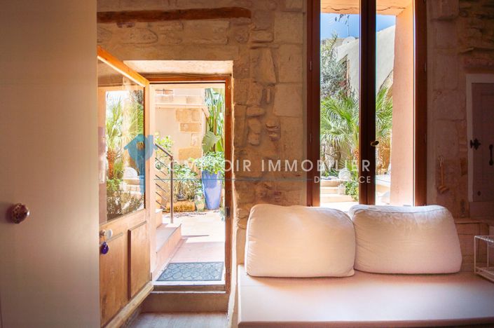 Image No.9-6 Bed House for sale