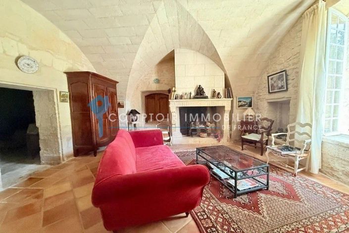 Image No.6-8 Bed House for sale