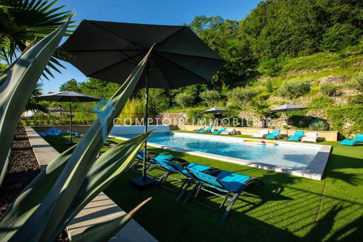 Image No.3-8 Bed House for sale