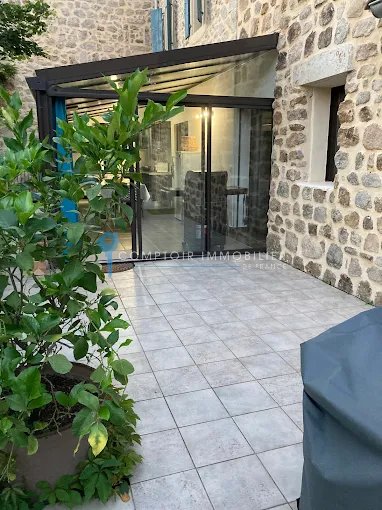 Image No.8-8 Bed House for sale