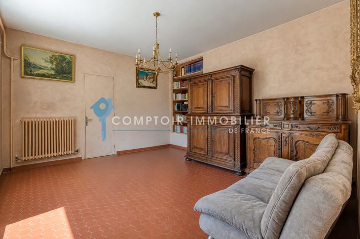 Image No.6-5 Bed House for sale