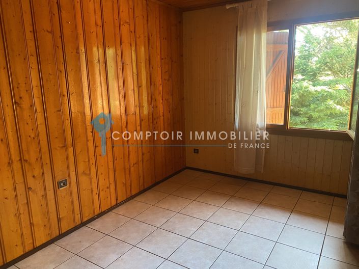 Image No.6-8 Bed House for sale