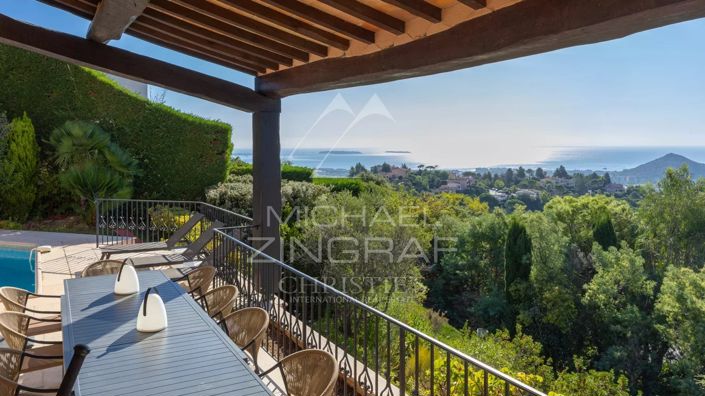 Image No.2-4 Bed House for sale