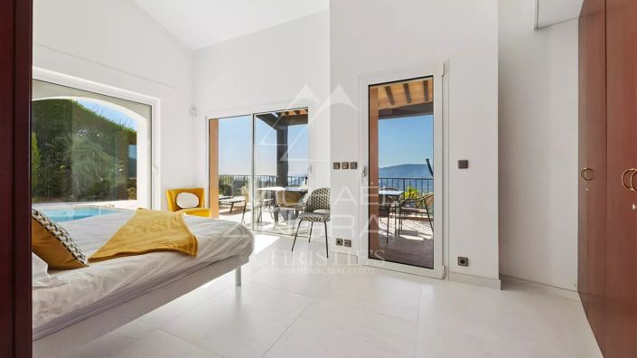 Image No.7-4 Bed House for sale