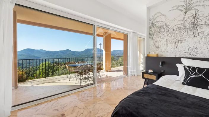 Image No.9-4 Bed House for sale
