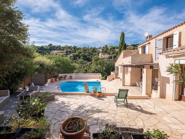 Image No.17-4 Bed House for sale