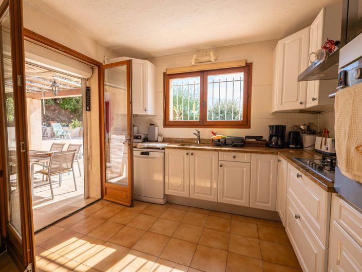 Image No.8-4 Bed House for sale