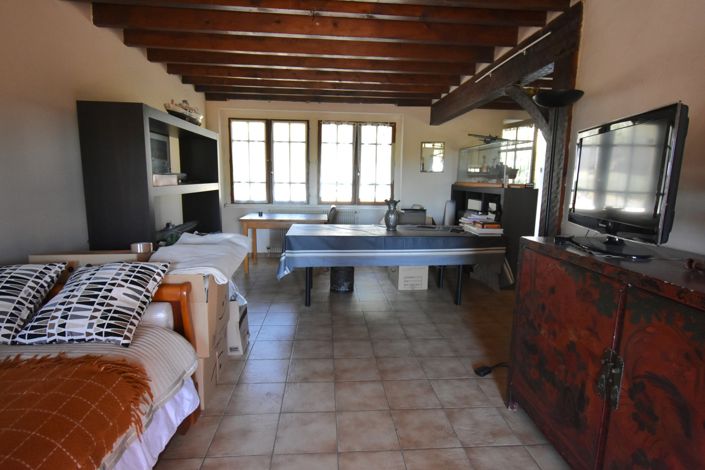 Image No.19-6 Bed House for sale