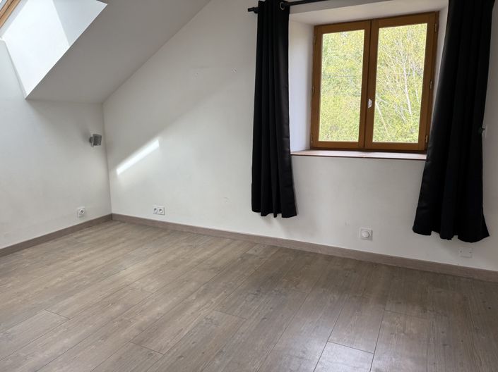 Image No.15-3 Bed House for sale