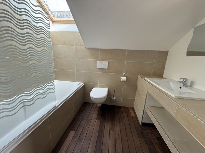 Image No.17-3 Bed House for sale