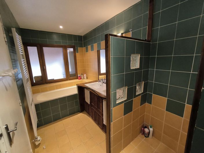 Image No.16-5 Bed House for sale